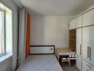 23萬，精裝板樓一層兩居室